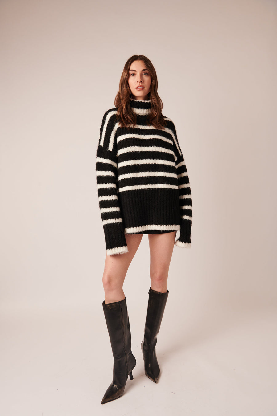 Tabby Sweater-LINE-Tocca Finita