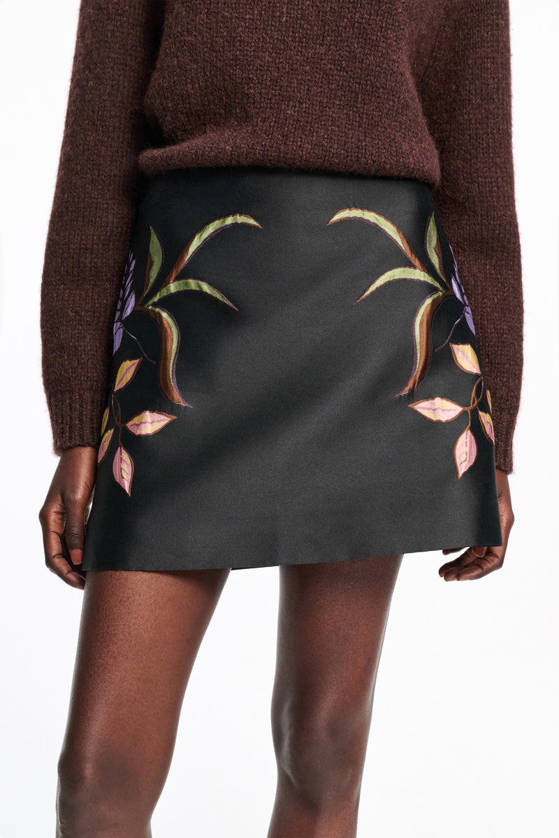 Soft Petal Skirt Pure Black