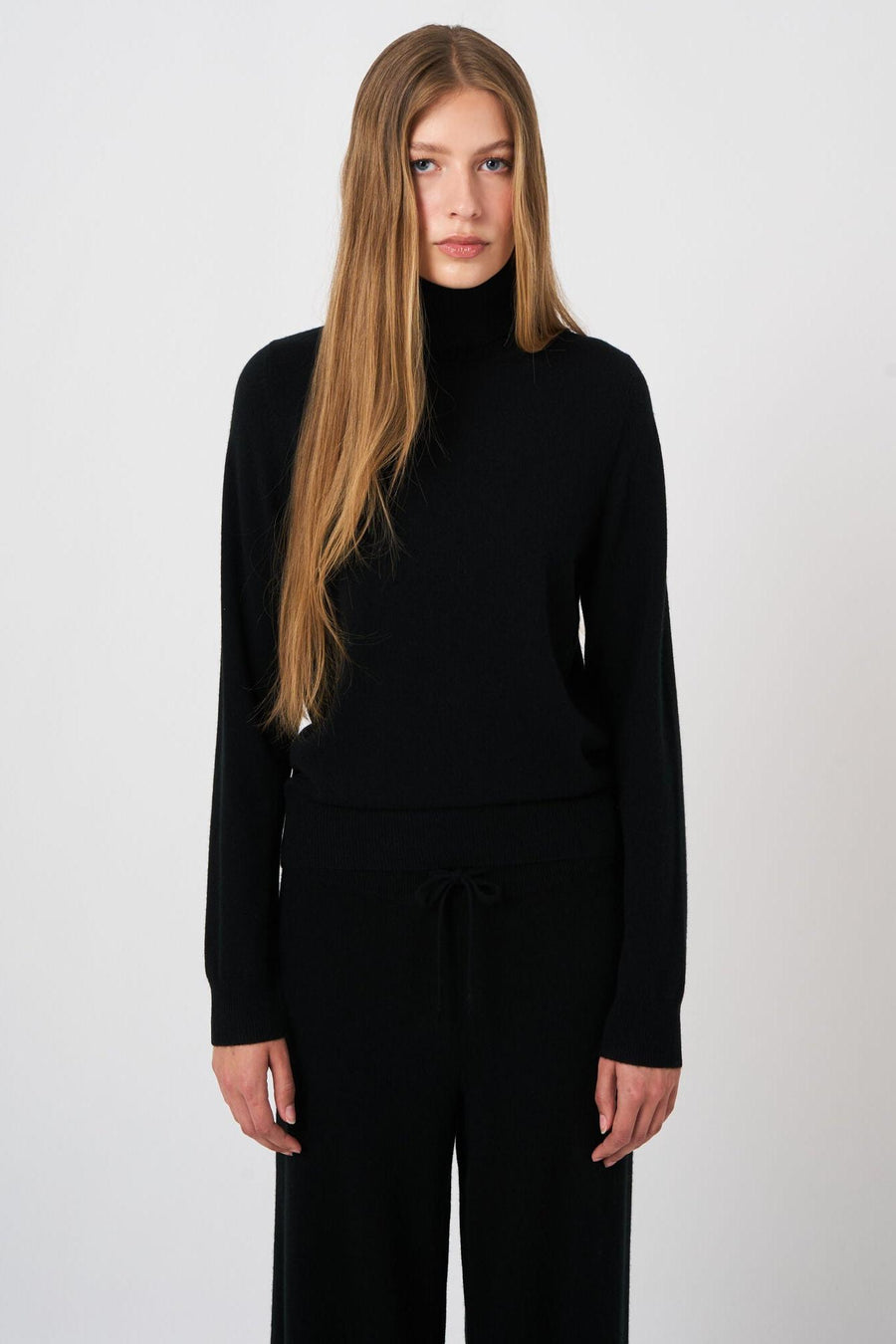 Basic Organic Cashmere Turtleneck Sweater Black-Repeat-Tocca Finita