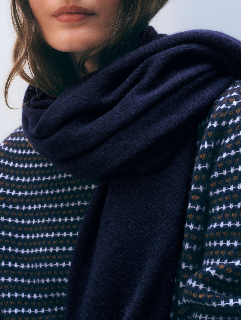 Cashmere Travel Wrap Deep Navy-White And Warren-Tocca Finita