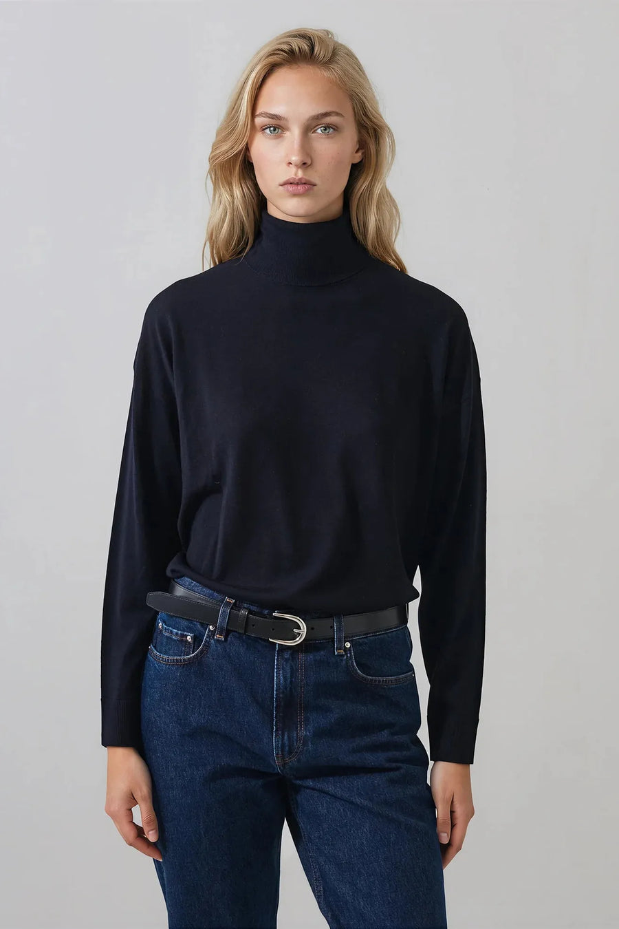 Extra-Fine Merino Relaxed Turtleneck Dark Navy-Patrick Assaraf-Tocca Finita