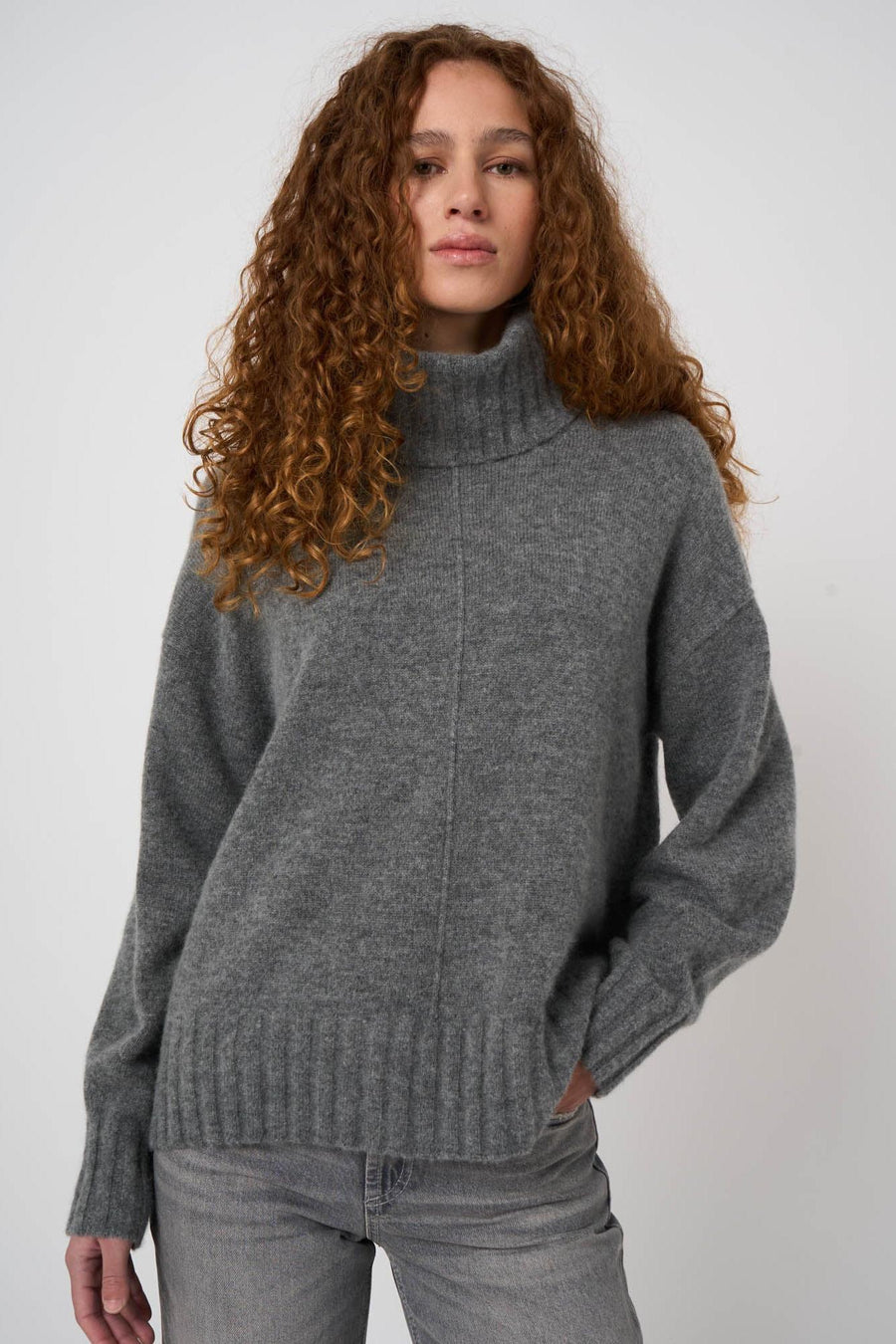 Oversized Cashmere-Wool Bouclé Turtleneck Sweater Thunder-Repeat-Tocca Finita