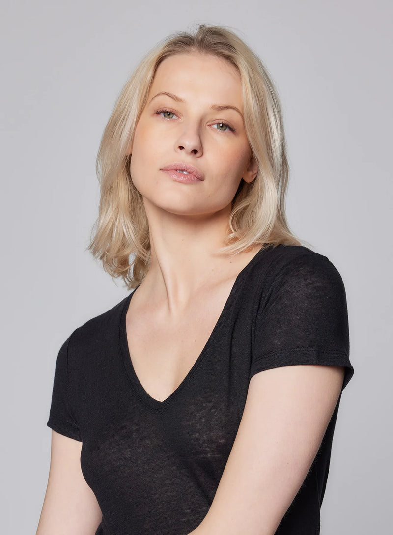 Stretch Linen V-Neck T-Shirt-Majestic Filatures-Tocca Finita